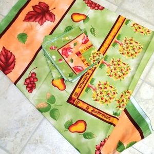 Thanksgiving tablecloth and napkin set Beautiful